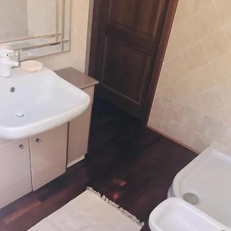 Isabella Casa Lucia *